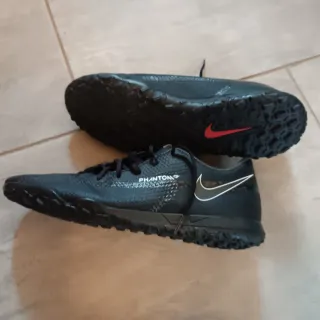 Zapatos de fútbol Nike Talla 43