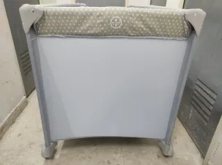 Cuna de viaje plegable gris