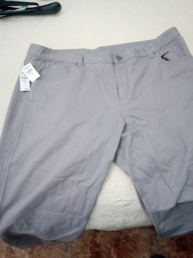 Pantalones largos grises