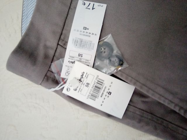 Pantalones largos grises