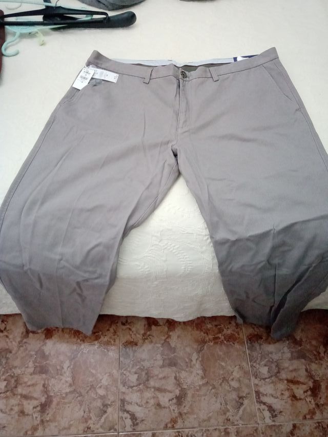 Pantalones largos grises