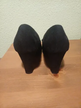 Zapatos de fiesta negros con lazo