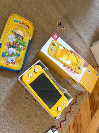 Nintendo Switch Lite Giallo