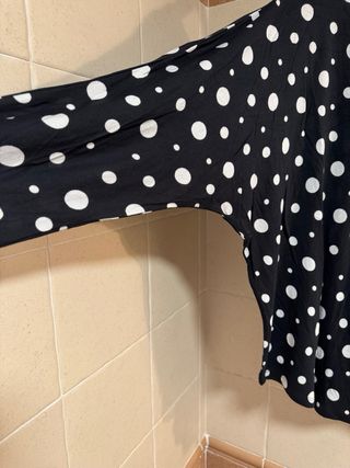 Blusa H&M lunares cuello barco manga murciélago XL