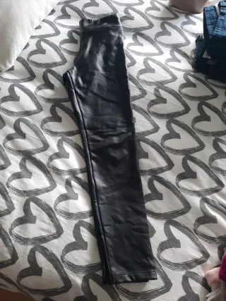 Mallas imitación piel negras con forro