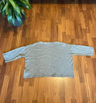 Camiseta plateada brillante