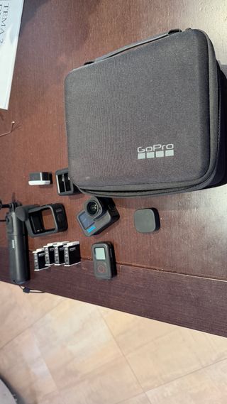 GoPro Hero 11 poco uso + Kit Accesorios