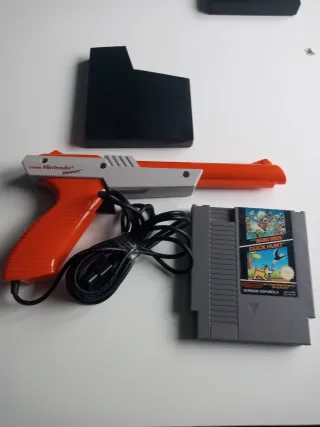 Nintendo NES Zapper + Duck Hunt