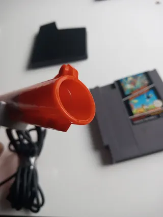 Nintendo NES Zapper + Duck Hunt