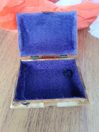 Caja joyero hueso y metal 10 x 8 ctm.