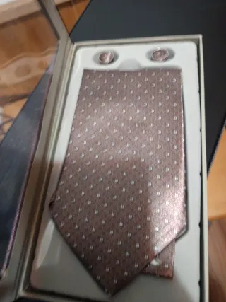 Conjunto Corbata y Gemelos Marrón