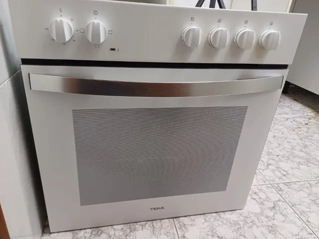 Horno y placa vitrocerámica Teka