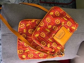 Bolso Petusco floral rojo y dorado