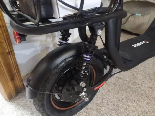 Patinete eléctrico con sillín