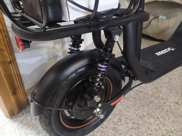 Patinete eléctrico con sillín