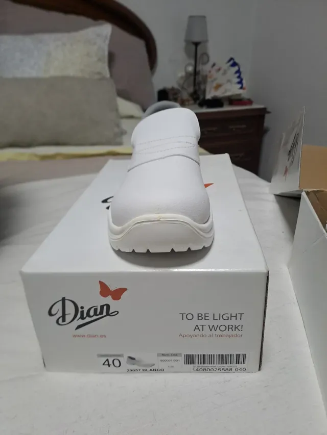 Zapatos de trabajo Dian blancos talla 40