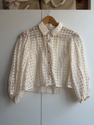 Blusa Zara flores blancas y amarillas