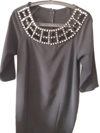 Vestido negro con pedrería S/M