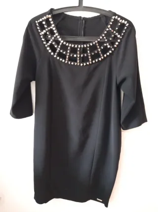 Vestido negro con pedrería S/M
