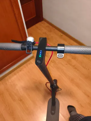 Patinete eléctrico negro M365