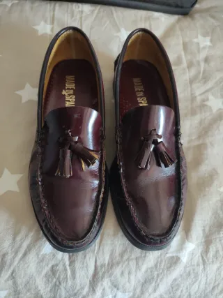 Zapatos castellanos burdeos borlas T37