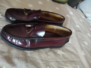 Zapatos castellanos burdeos borlas T37