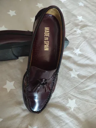 Zapatos castellanos burdeos borlas T37