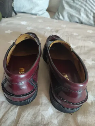 Zapatos castellanos burdeos borlas T37