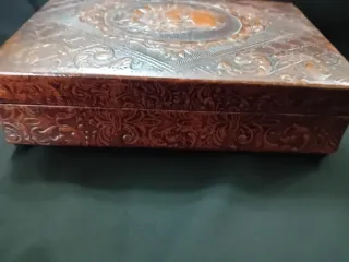 Caja de puros vintage con música