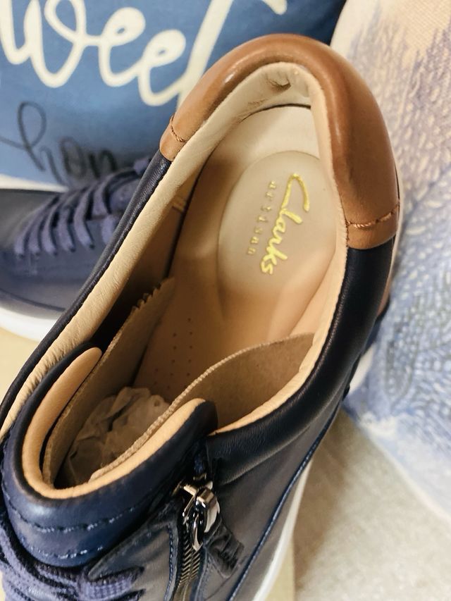 Zapatillas Clarks Tivoli Zip Piel Azul Marino