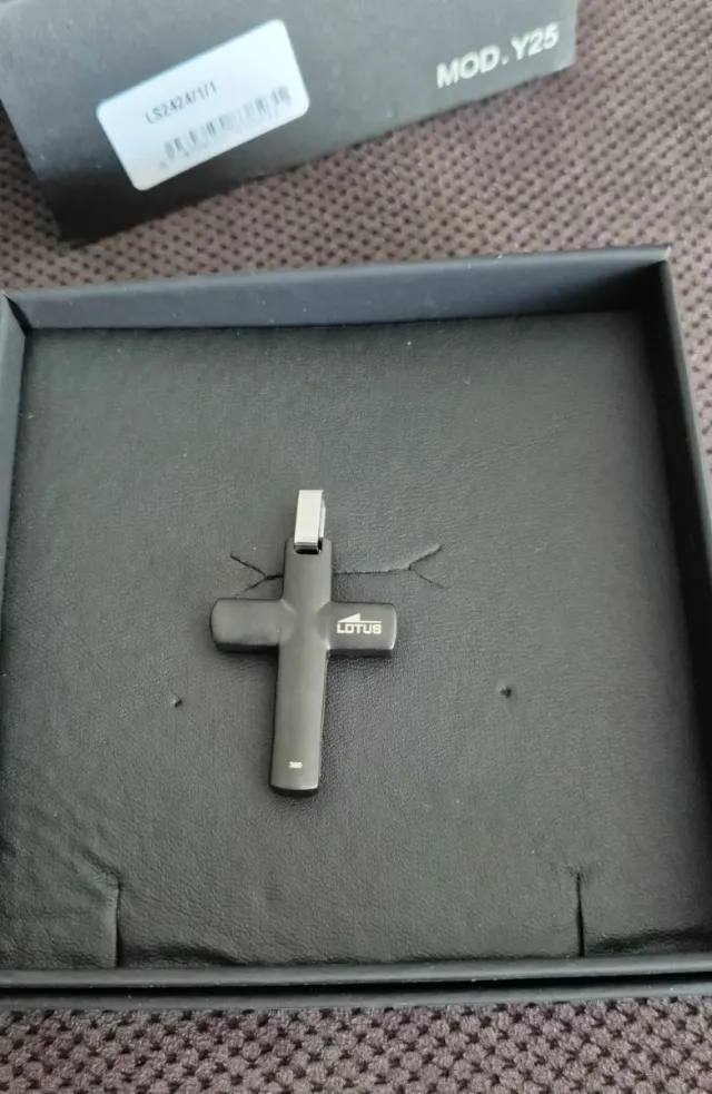 Colgante Cruz Lotus Negro/plateado