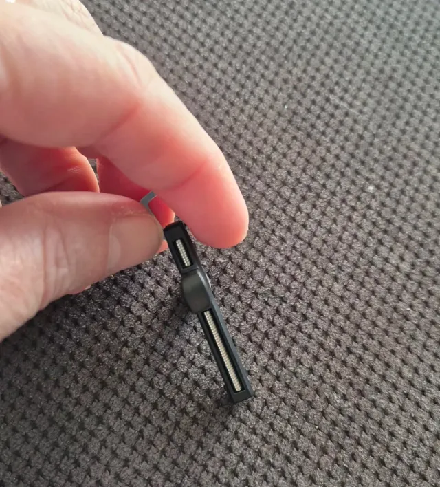 Colgante Cruz Lotus Negro/plateado