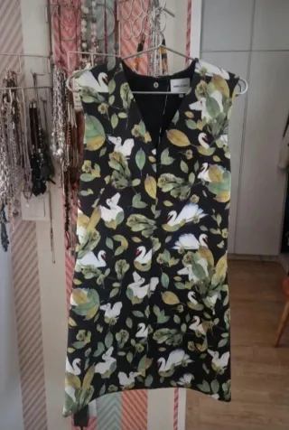 Vestido Bimba y Lola estampado cisnes