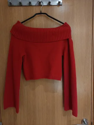 Jersey rojo hombros descubiertos