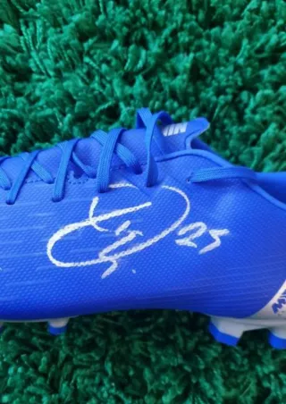 Botas de fútbol firmadas por Vinicius Jr.