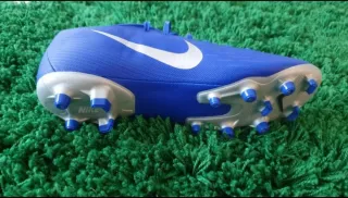 Botas de fútbol firmadas por Vinicius Jr.