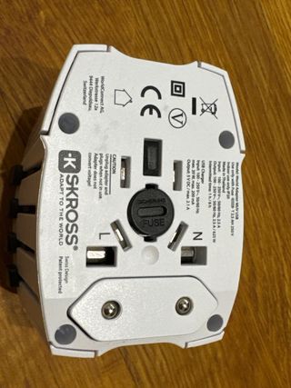 Adaptador de viaje universal K-SKROSS