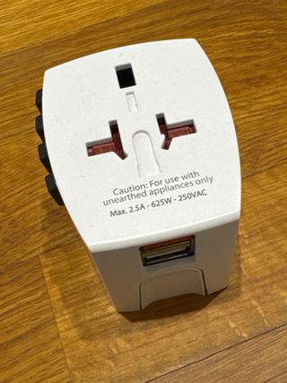 Adaptador de viaje universal K-SKROSS