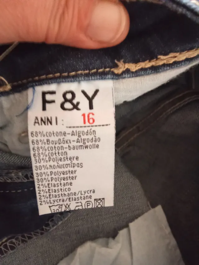 Pantalón vaquero mujer con tachuelas