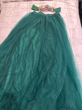 Falda tul verde con top dorado