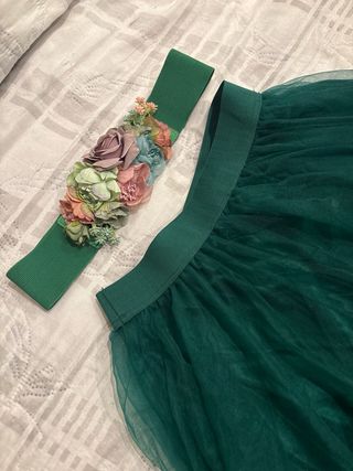 Falda tul verde con top dorado