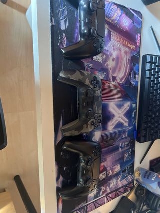 Playstation 5 Blanca , 3 mandos ,precio negociable