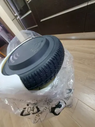 hoverboard nuevo en su caja,sin estrenar Bluetooth