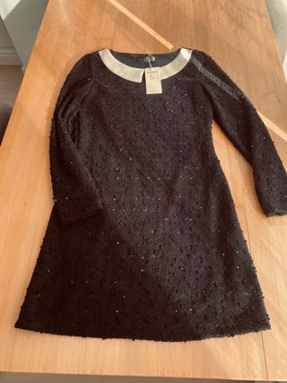 Vestido negro lentejuelas cuello Peter Pan