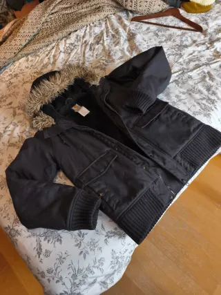 Chaqueta Carhartt Negra con Capucha