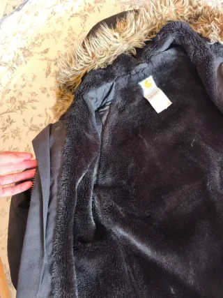 Chaqueta Carhartt Negra con Capucha