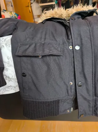 Chaqueta Carhartt Negra con Capucha