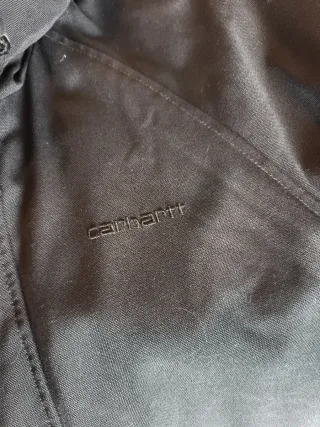 Chaqueta Carhartt Negra con Capucha
