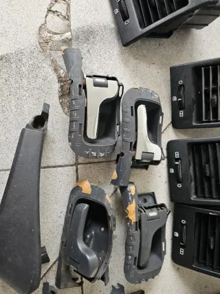 Rejillas y manillas interiores Mercedes Vito W638