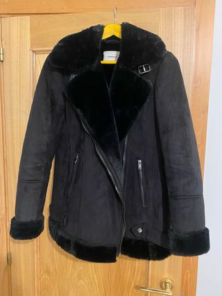 Cazadora Stradivarius doble faz negra T.M